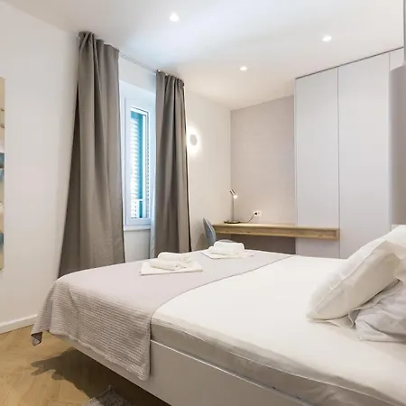 Floor Luxury