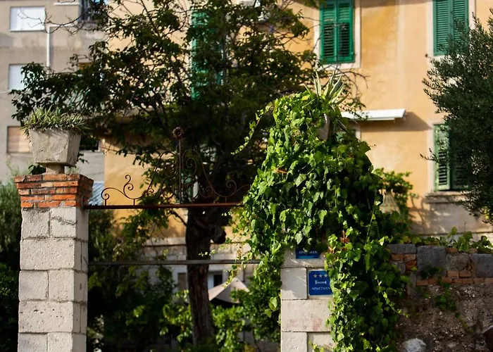 Floor Luxury * سبليت